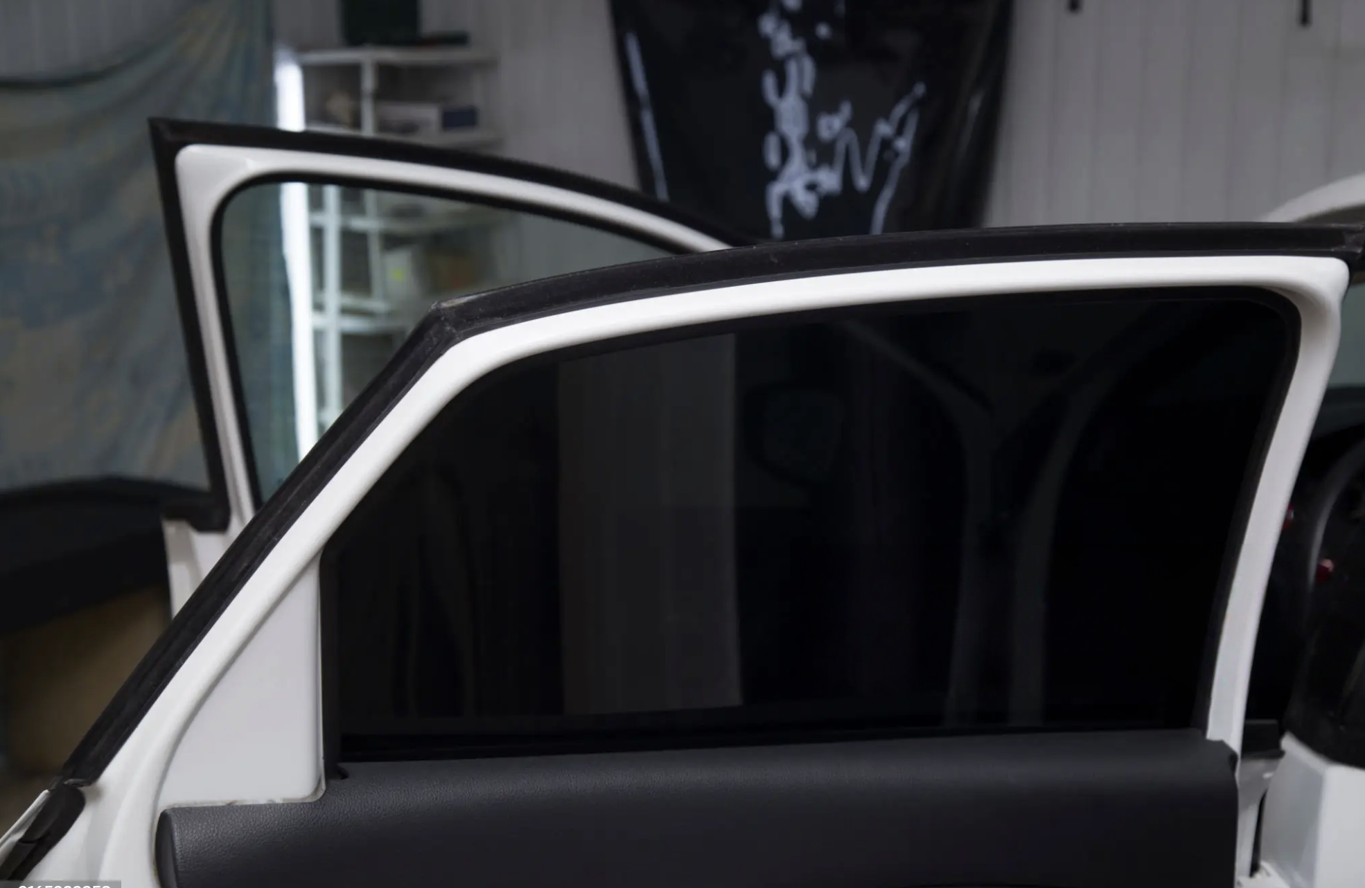 TINTWAVE PDLC Smart Car Window Film (1)