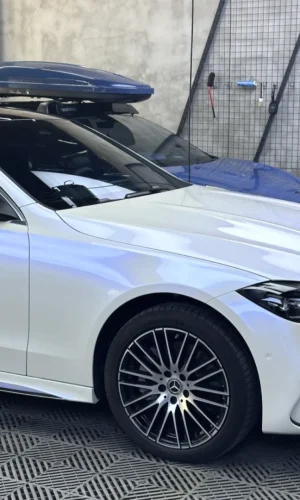 Pearl White to Blue Gloss Car Wrap Vinyl Film – Color Shift PET (5)